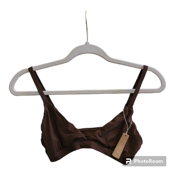 Skims Fits Everbody Triangle Bralette Cocoa Size M NWT (BR-TRI-2024) - Picture 2 of 11